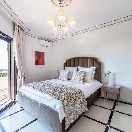 Modern With Great White Interior Serra deʼ Conti